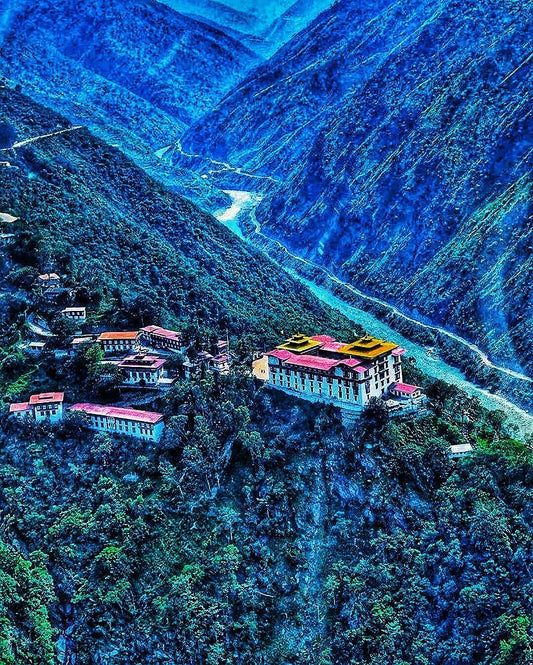 Trashigang Dzong 2019 - Pure Bhutanese Oud Oil - Traditional Deg Series - RisingPhoenixPerfumery.com
