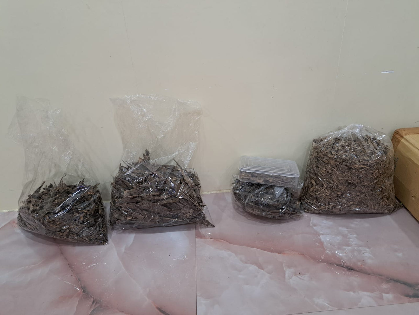 Garlois 2025 - Meghalaya - India - Pure Artisan Hindi Oud Oil - Dehn al Oud