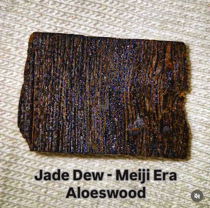 Jade Dew - 181g Meiji Log - Golden Triangle - Ateek Agarwood - Kynam - Kyara - (Korean: 비취이슬, Kanji: 翠露, Japanese: Midori Ro, English: Jade Dew)