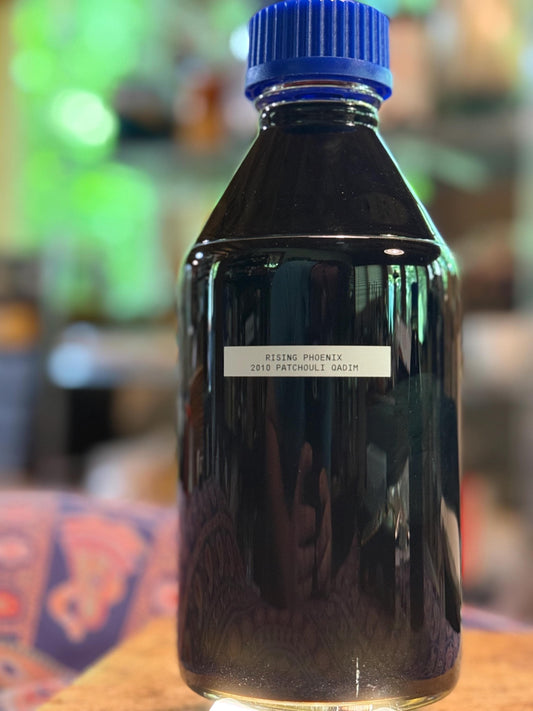 Patchouli Qadeem 2010 : North Sumatran Royal Grade Essential Oil - Ateek Series