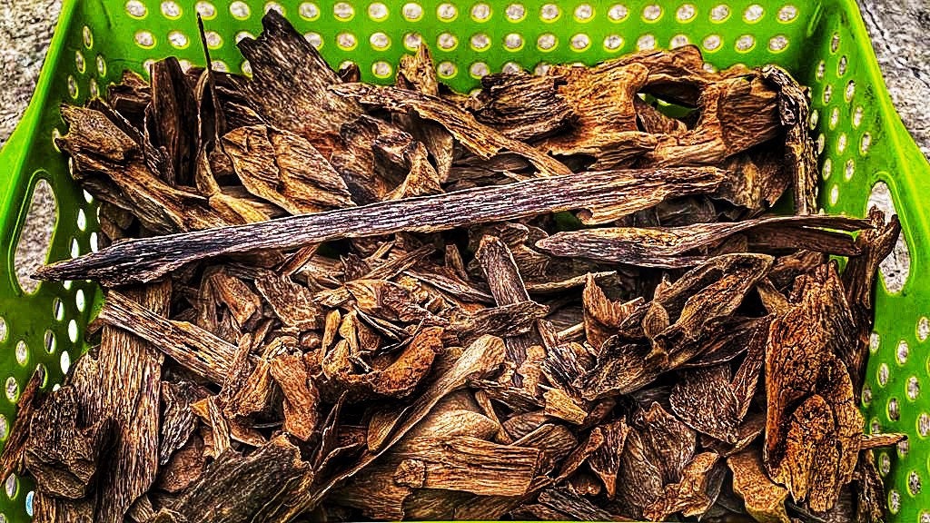 Buol Sulawesi Senkoh 2021 : Central Sulawesi Incense Sticks - Incense Sticks - Indonesian Series - RisingPhoenixPerfumery.com