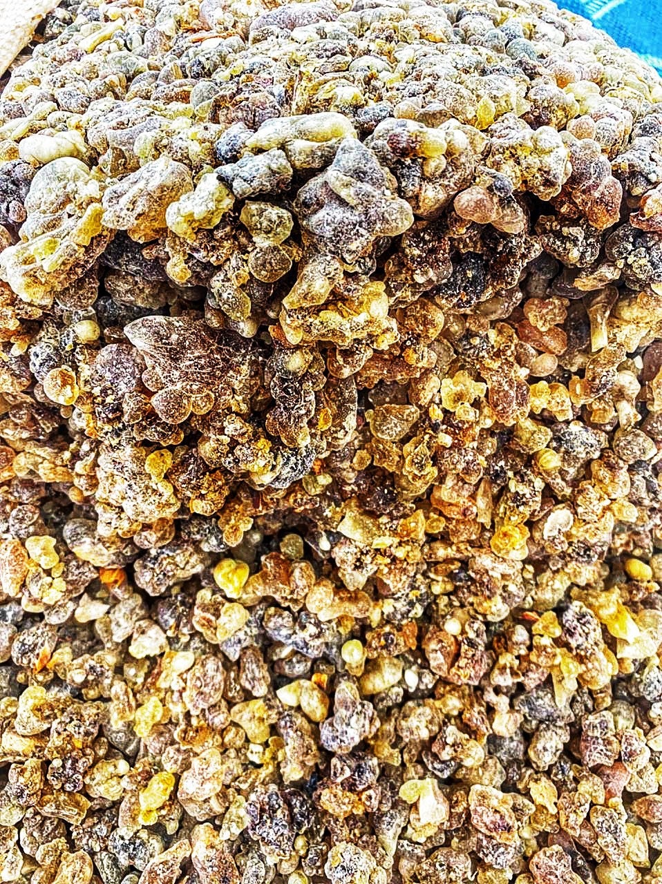 Hajar Dakar - May 2021 Mixed Green and Black Omani Hojari Sacra - RisingPhoenixPerfumery.com