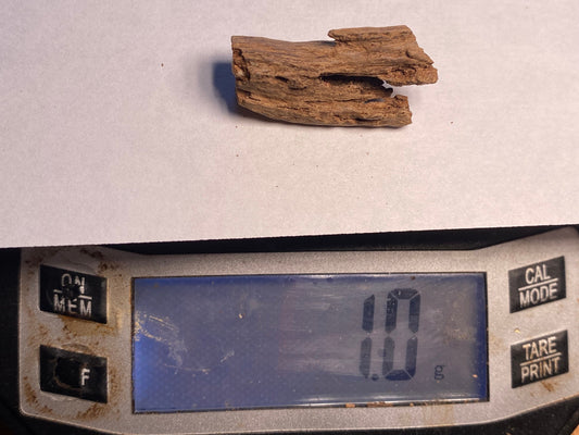 Assorted Old Sabah Red Clay 2022 Lot 1 - Far Northern East Malaysia/Borneo Island Indonesian Agarwood Chips - RisingPhoenixPerfumery.com